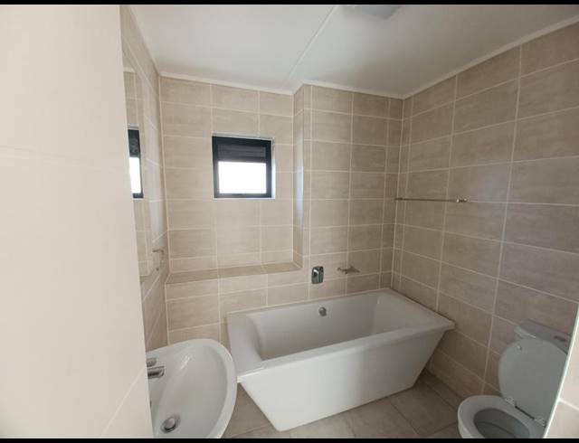 1 BEDROOM PROPERTY TO RENT IN GREENBAY ECO ESTATE